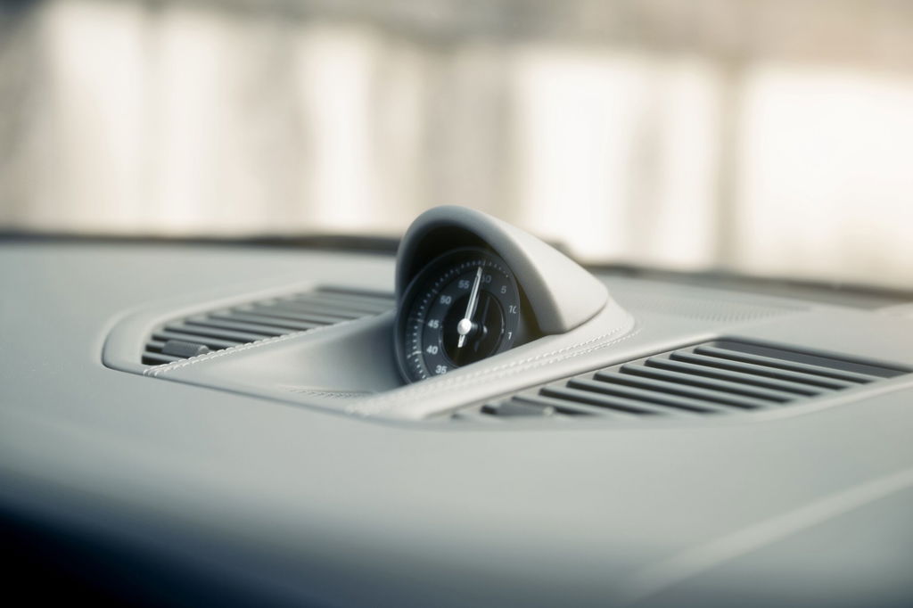 Porsche 992 Carrera 4