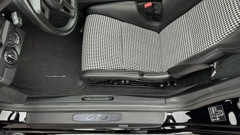 Porsche 991 GT3 Touring