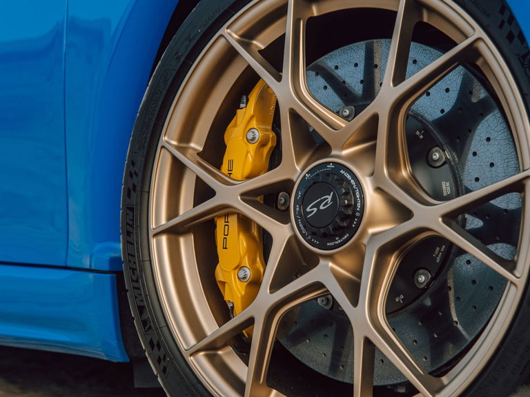 Porsche 718 Cayman GT4 RS