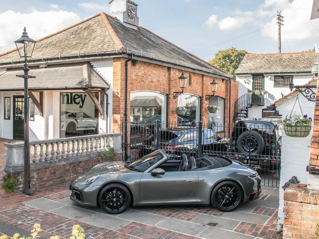 Porsche 992 Carrera 4
