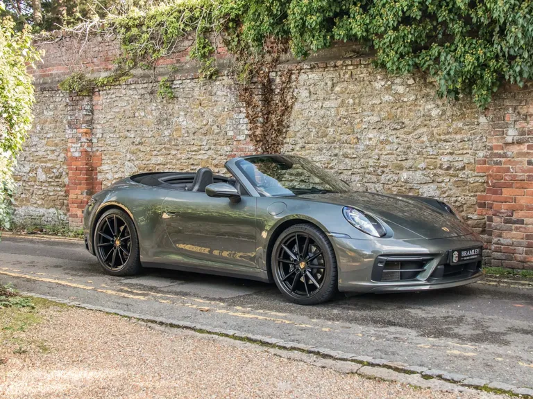 Porsche 992 Carrera 4