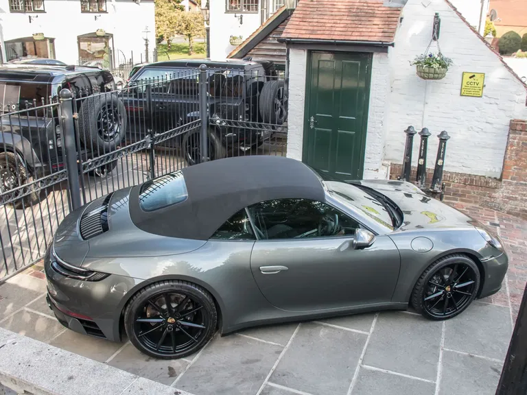 Porsche 992 Carrera 4