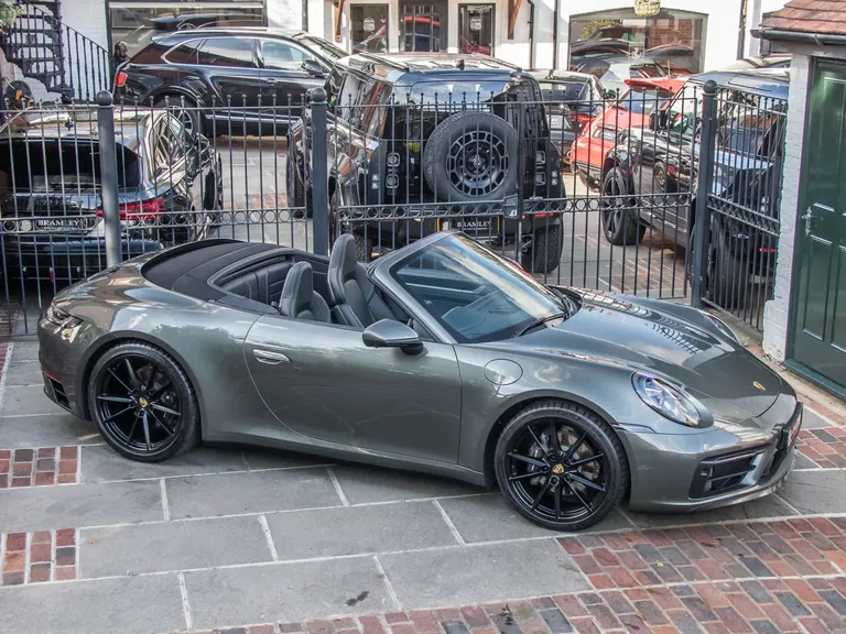 Porsche 992 Carrera 4