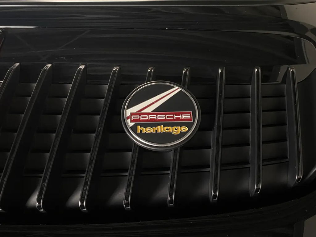 Porsche 992 Heritage Design Edition