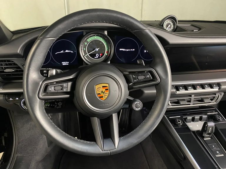 Porsche 992 Heritage Design Edition