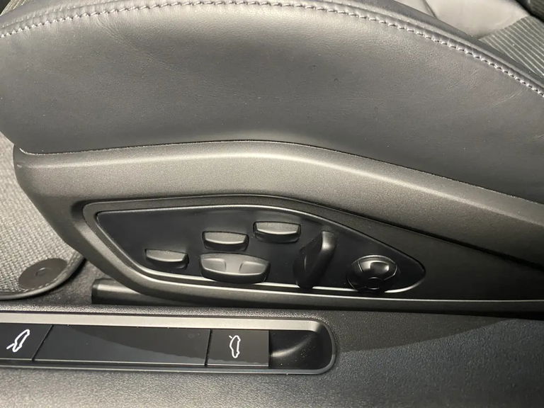 Porsche 992 Heritage Design Edition