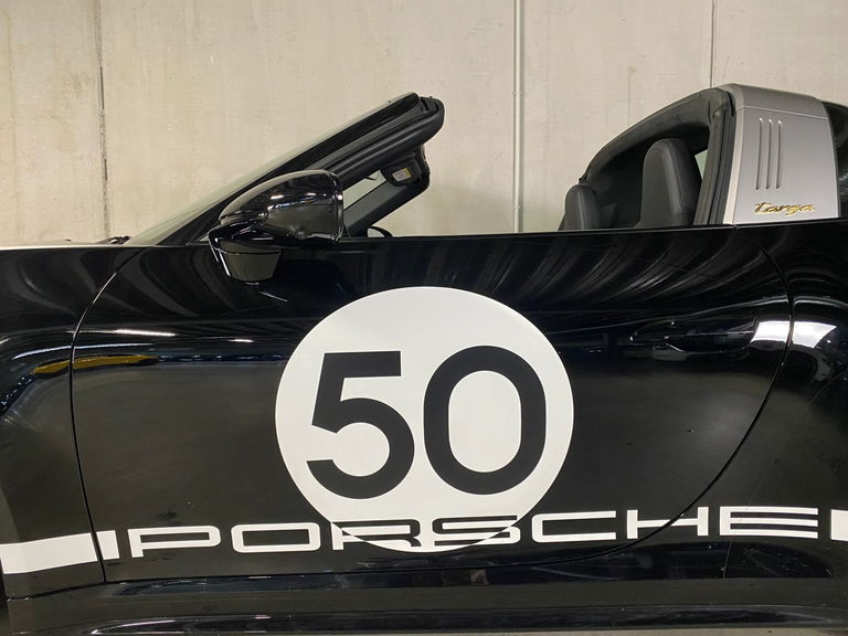 Porsche 992 Heritage Design Edition