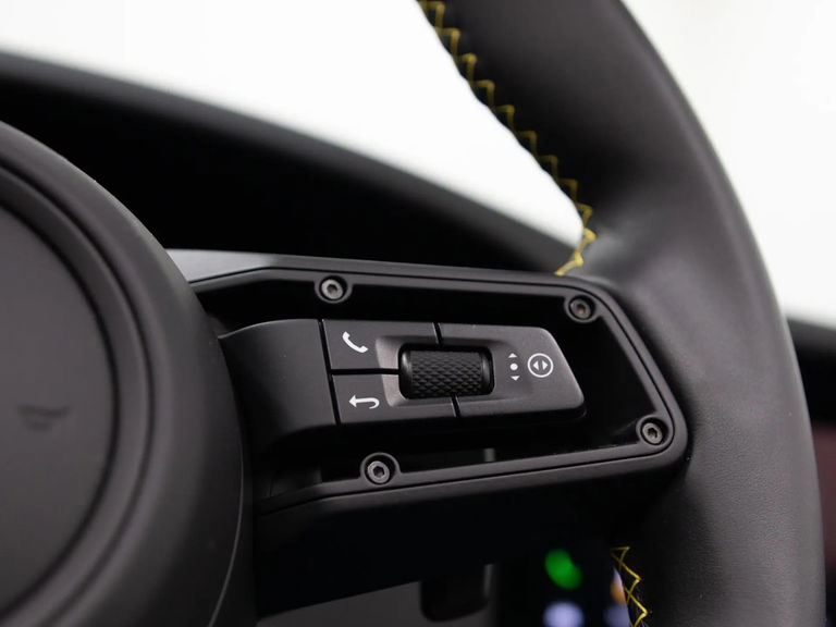 Porsche 992.2 Carrera GTS