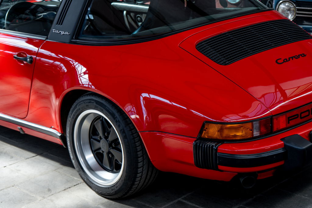 Porsche 911 Carrera 3.2 (US)