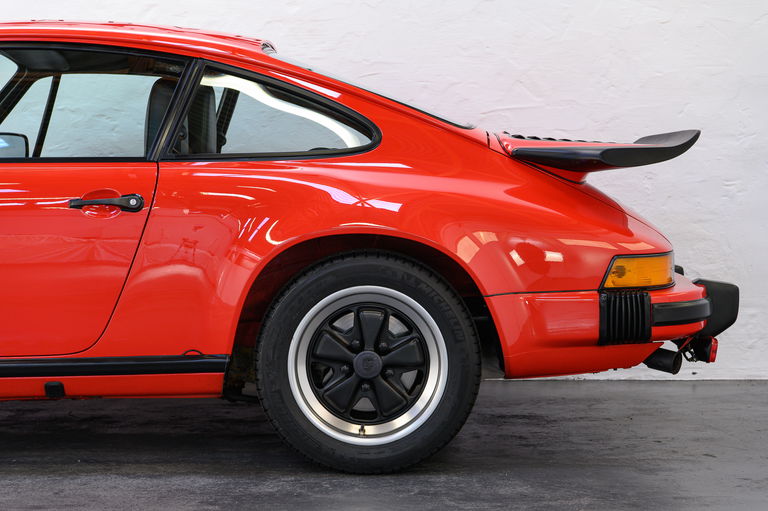 Porsche 911 Carrera 3.2