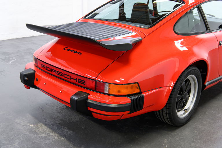 Porsche 911 Carrera 3.2