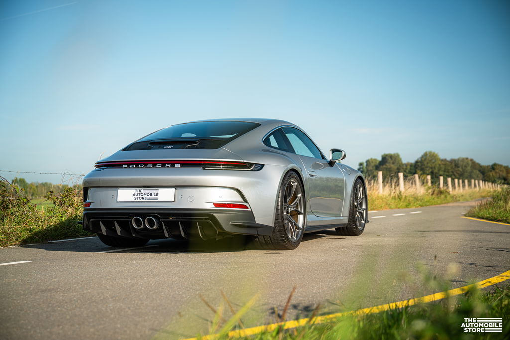 Porsche 992 GT3 Touring