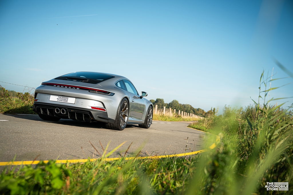 Porsche 992 GT3 Touring