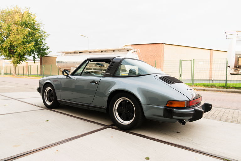 Porsche 911 Carrera 3.2