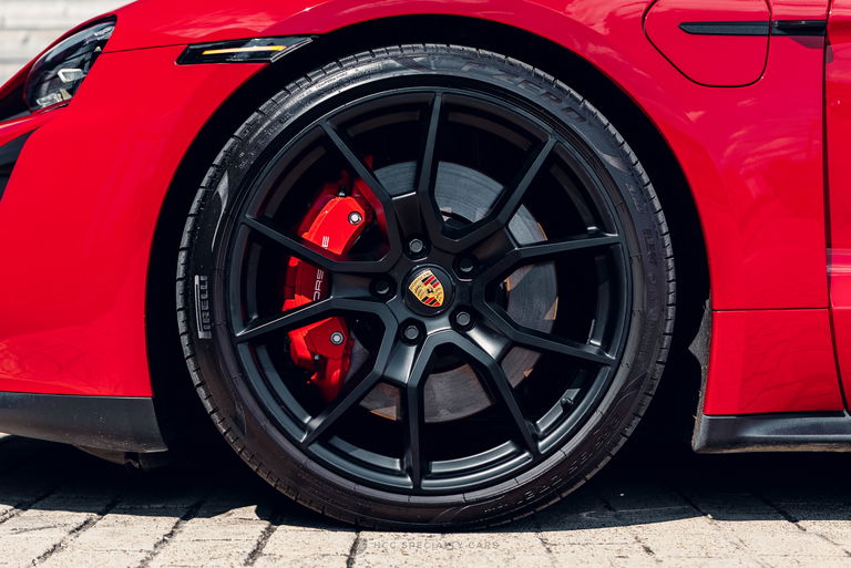 Porsche Taycan GTS Sport Turismo