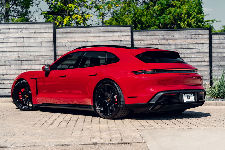 Porsche Taycan GTS Sport Turismo