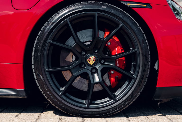 Porsche Taycan GTS Sport Turismo