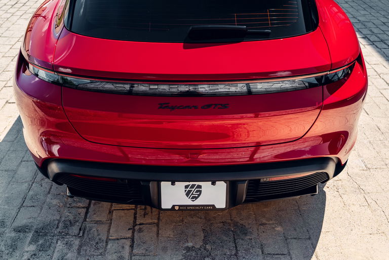 Porsche Taycan GTS Sport Turismo