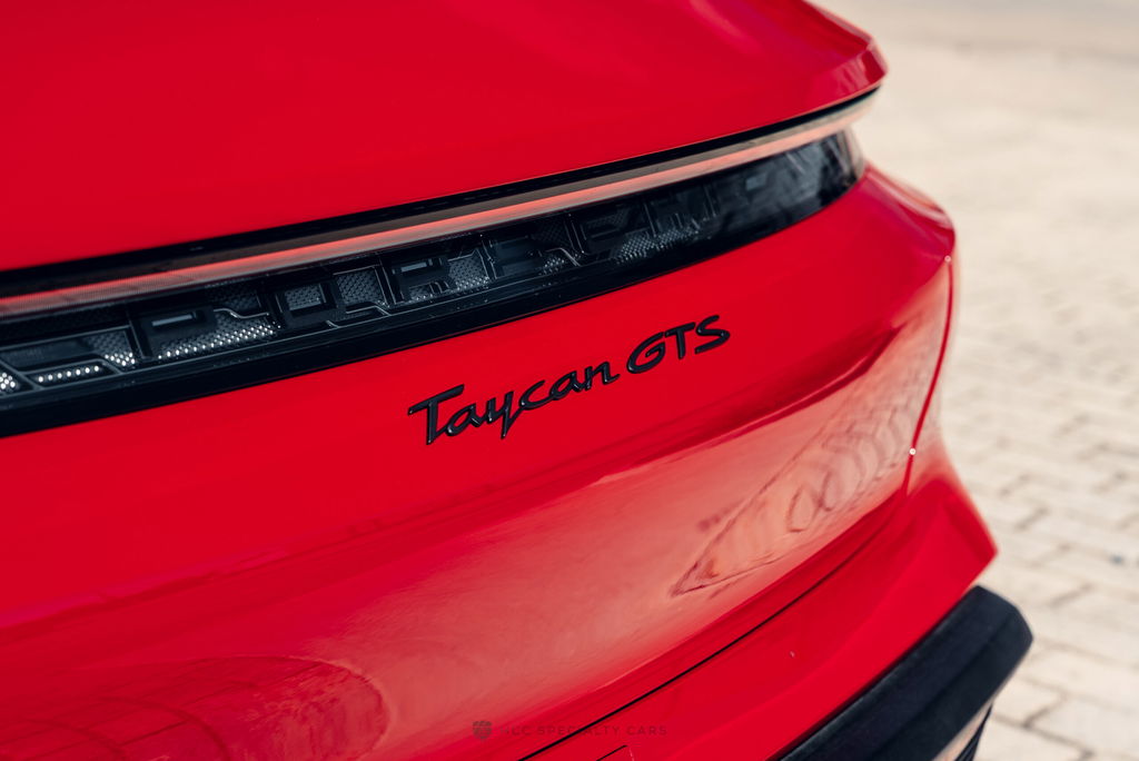 Porsche Taycan GTS Sport Turismo
