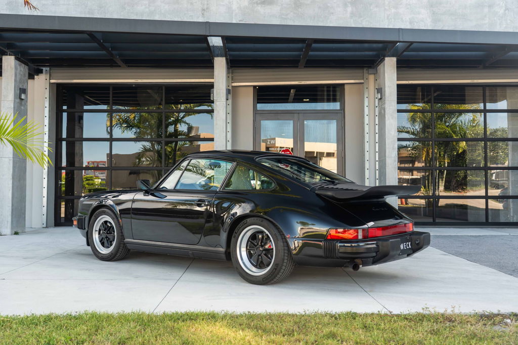 Porsche 911 Carrera 3.2 „25 Jahre 911“