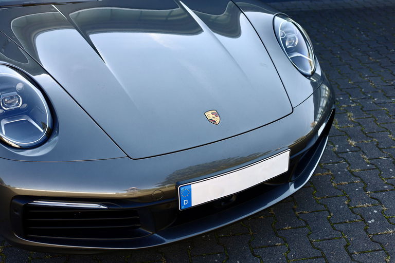 Porsche 992 Carrera 4