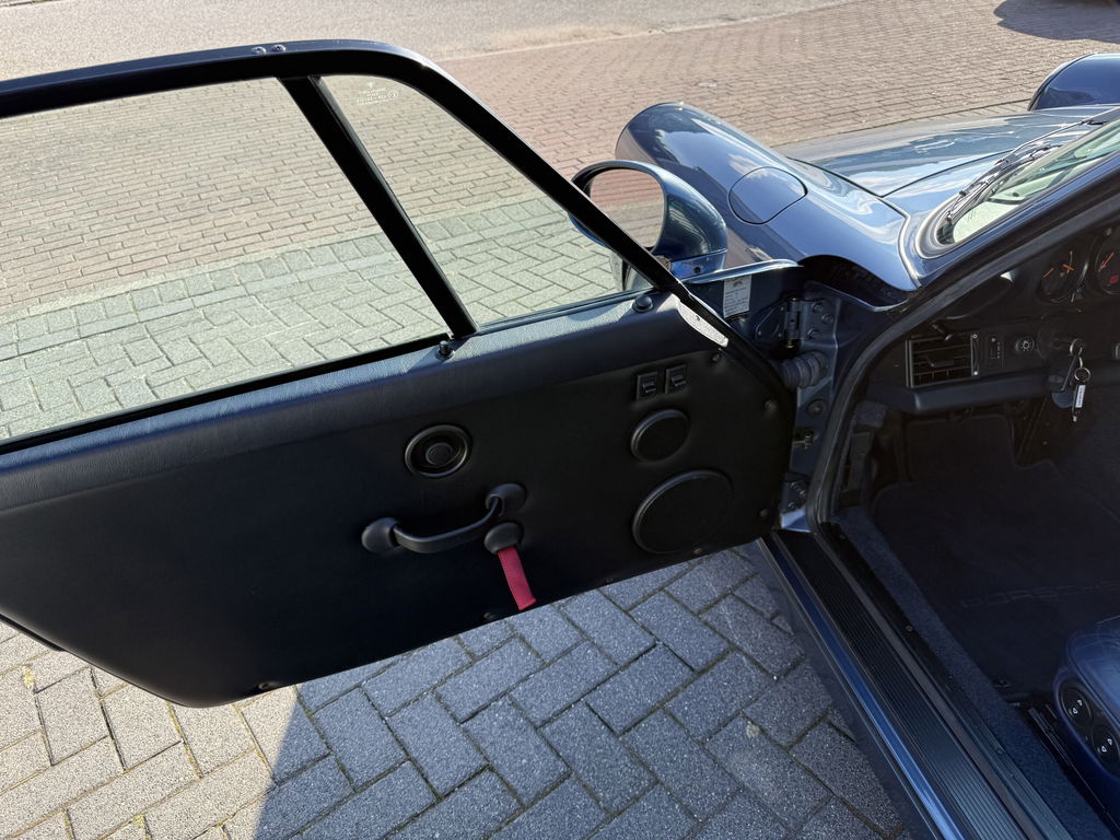 Porsche 964 Carrera 4