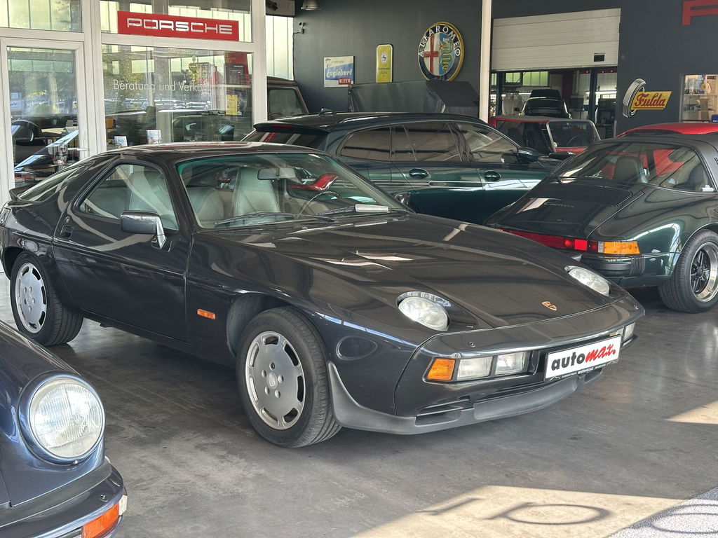 Porsche 928 S