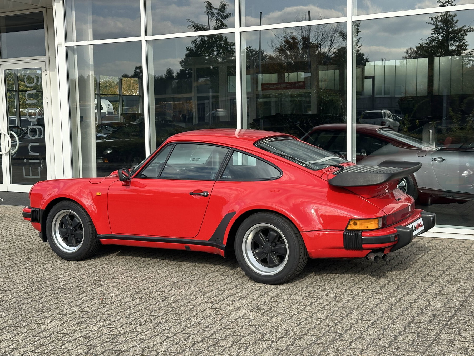 Porsche 911 Turbo 3.3 1987 - elferspot.com - Marketplace for