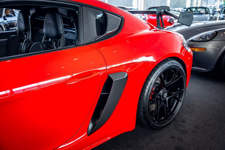 Porsche 718 Cayman GT4 RS