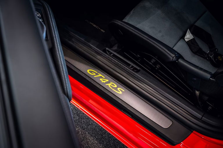 Porsche 718 Cayman GT4 RS