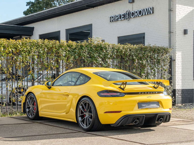 Porsche 718 Cayman GT4
