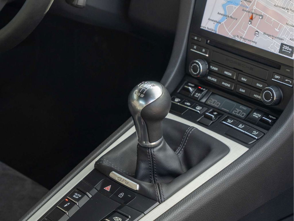 Porsche 718 Cayman GT4