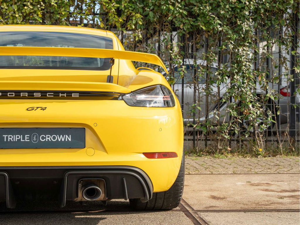 Porsche 718 Cayman GT4