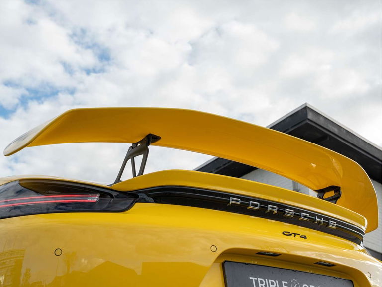 Porsche 718 Cayman GT4