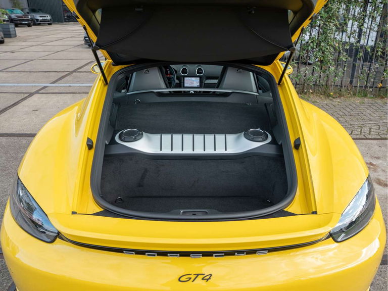 Porsche 718 Cayman GT4