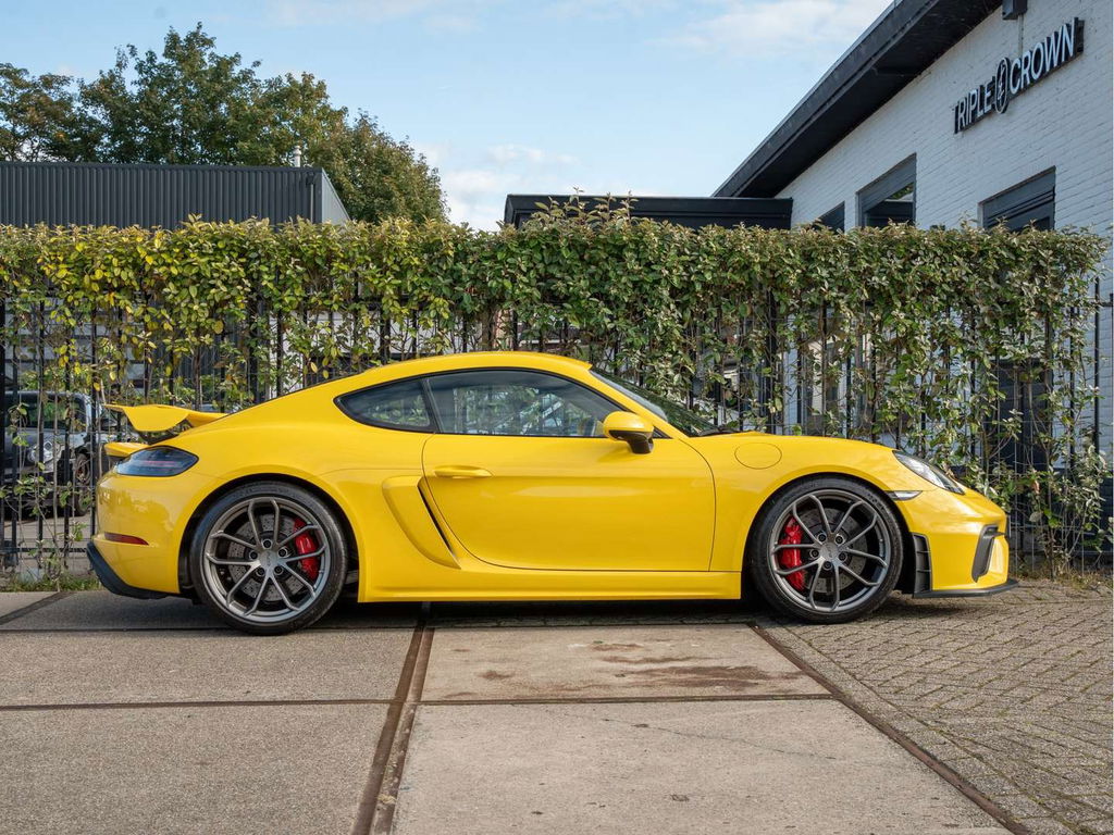 Porsche 718 Cayman GT4