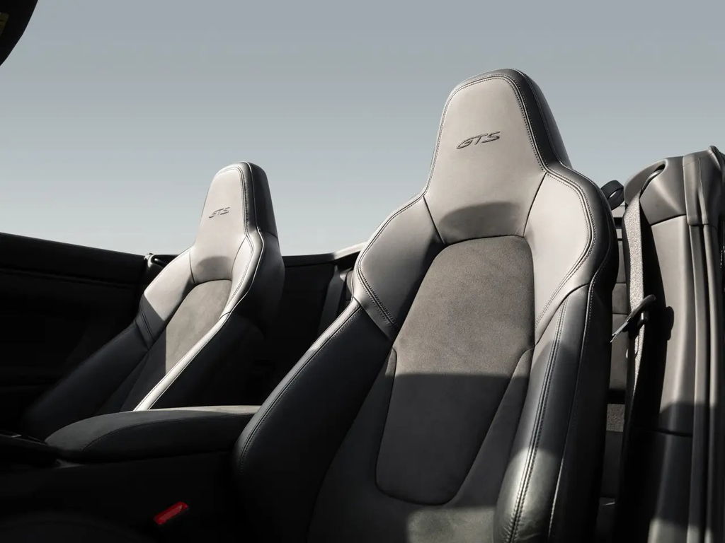 Porsche 992 Carrera GTS