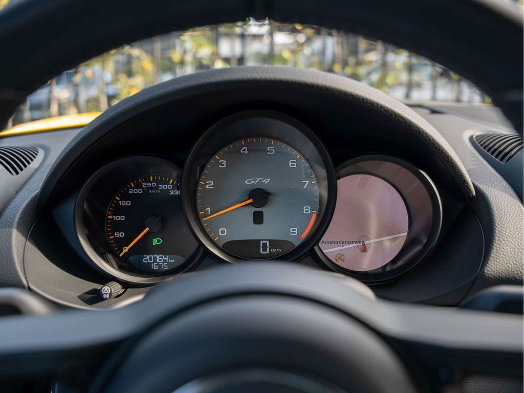 Porsche 718 Cayman GT4