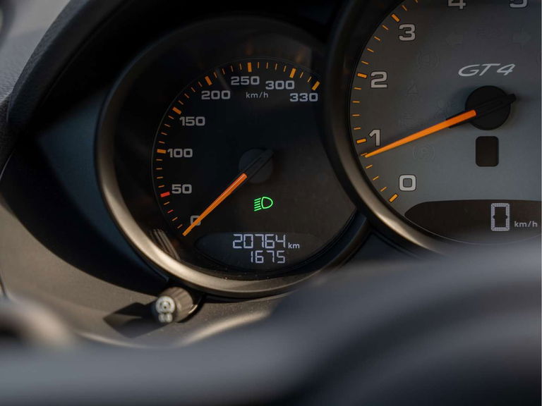 Porsche 718 Cayman GT4