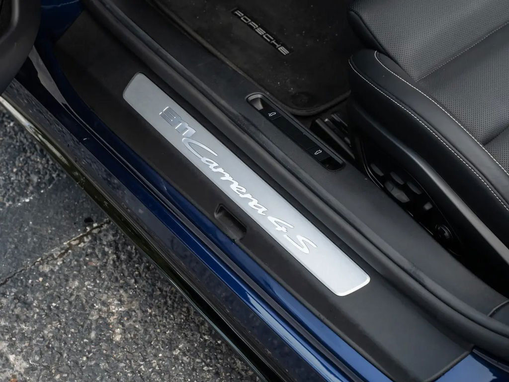 Porsche 992 Carrera 4S