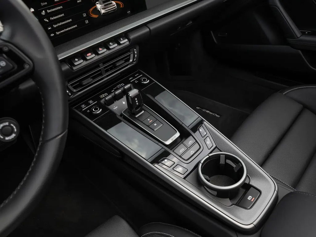 Porsche 992 Carrera 4S