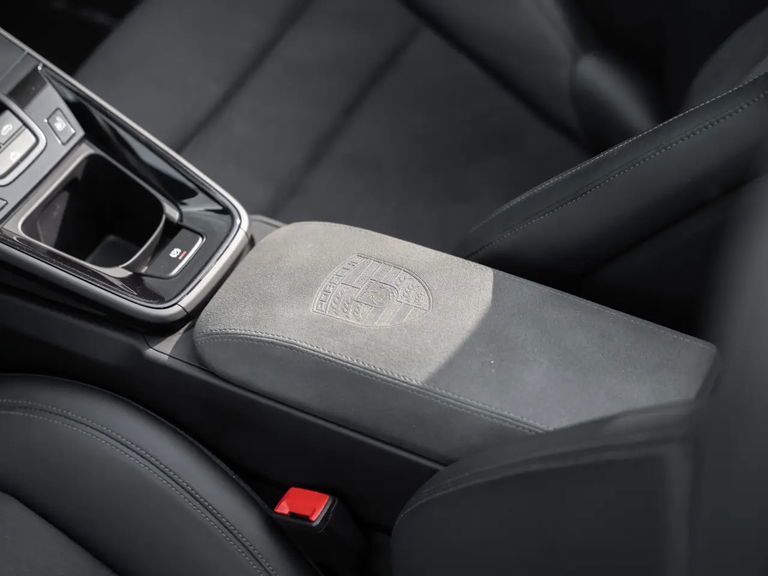 Porsche 992 Carrera GTS