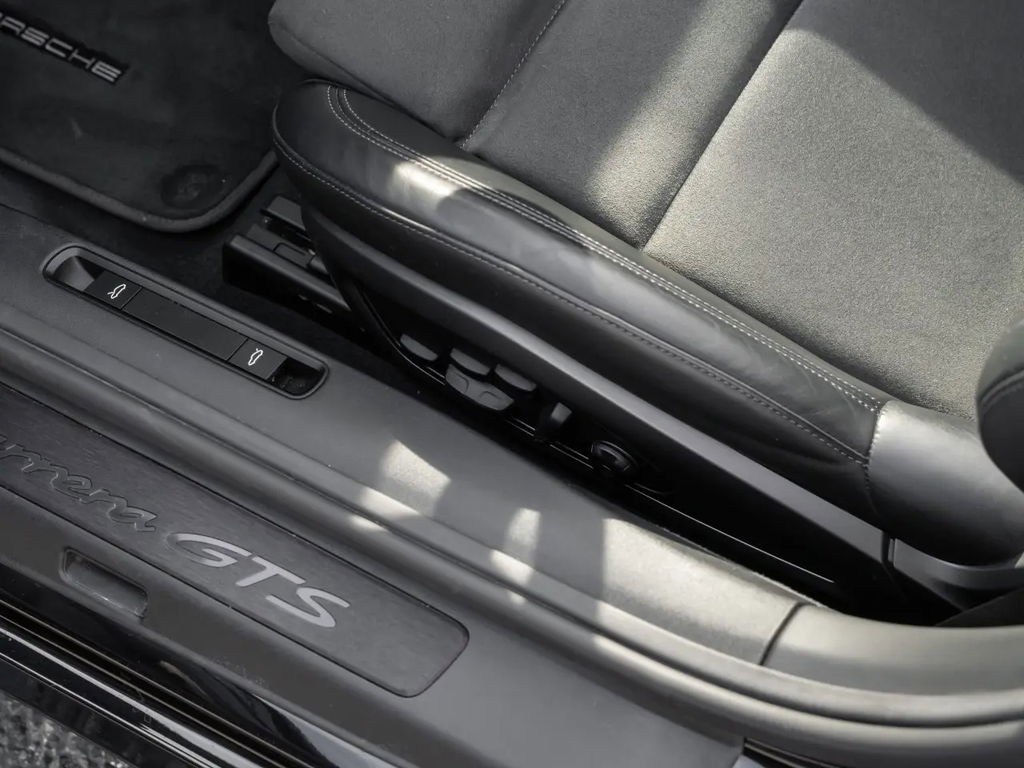 Porsche 992 Carrera GTS