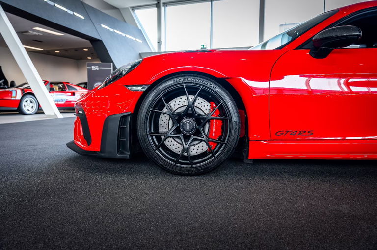 Porsche 718 Cayman GT4 RS