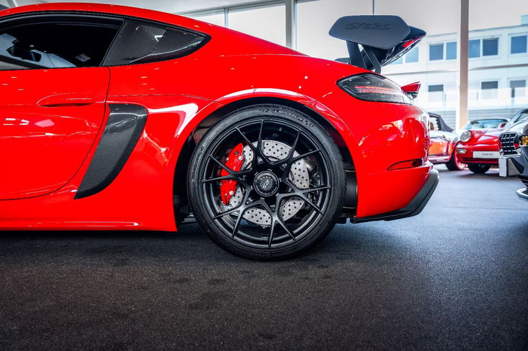 Porsche 718 Cayman GT4 RS