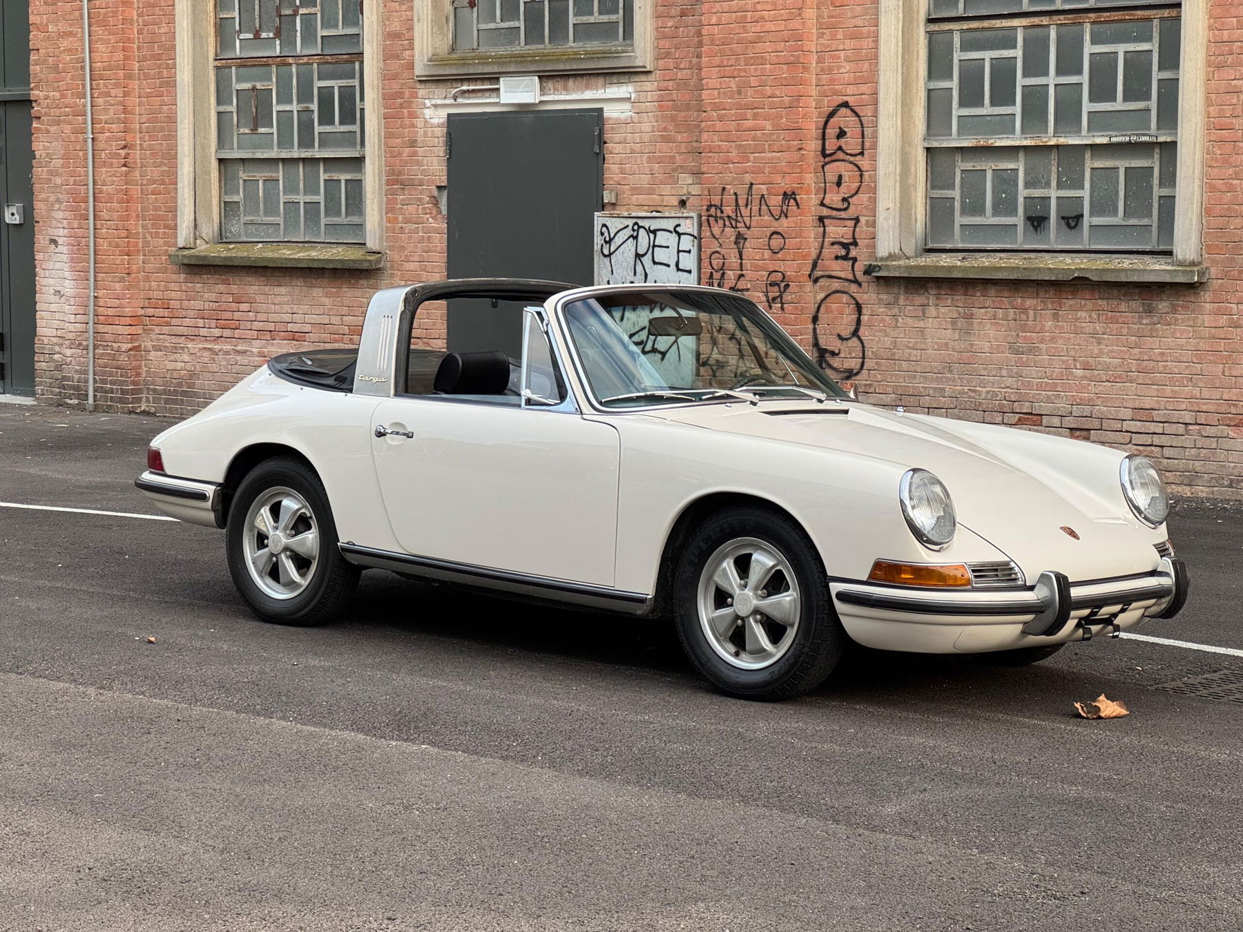 エフェㇰタ― Porsche 911 (F-Modell) 1967 - elferspot.com - Marketplace for
