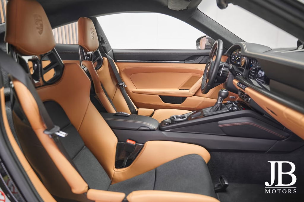 Porsche 992 GT3 Touring