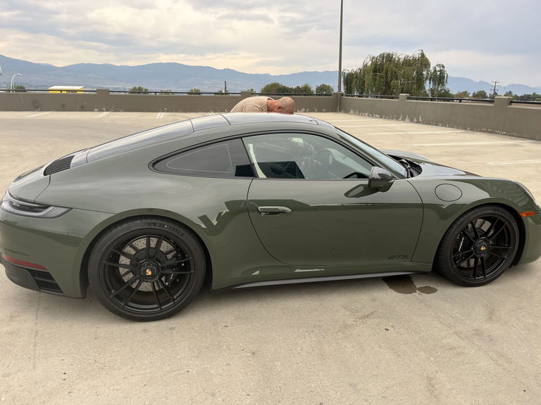 Porsche 992 Carrera 4 GTS