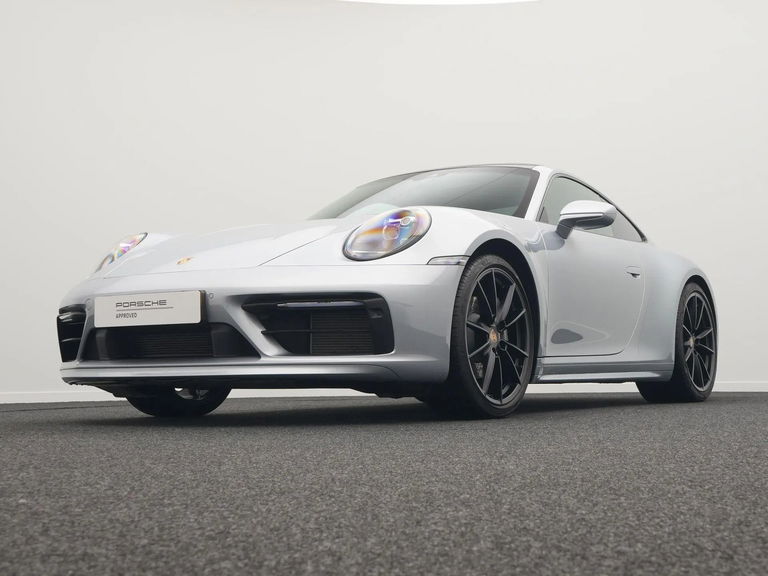 Porsche 992 Carrera