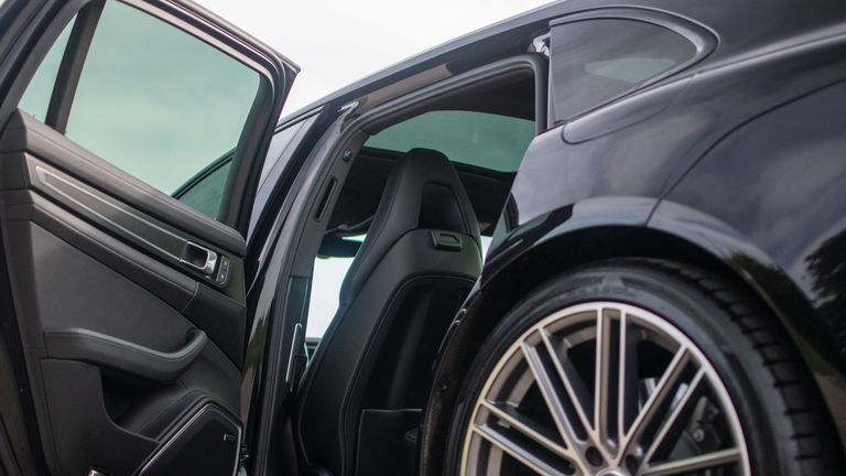 Porsche Panamera 4 E-Hybrid